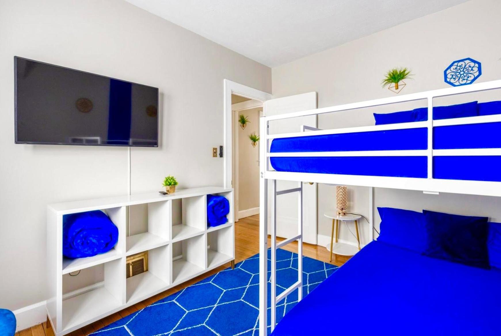 The Sapphire Haven - Your Old Brooklyn Oasis Awaits Families, Couples, Business Travelers Near Downtown With Parking, 300 Mb Wifi & Self Check-In Cleveland Dış mekan fotoğraf