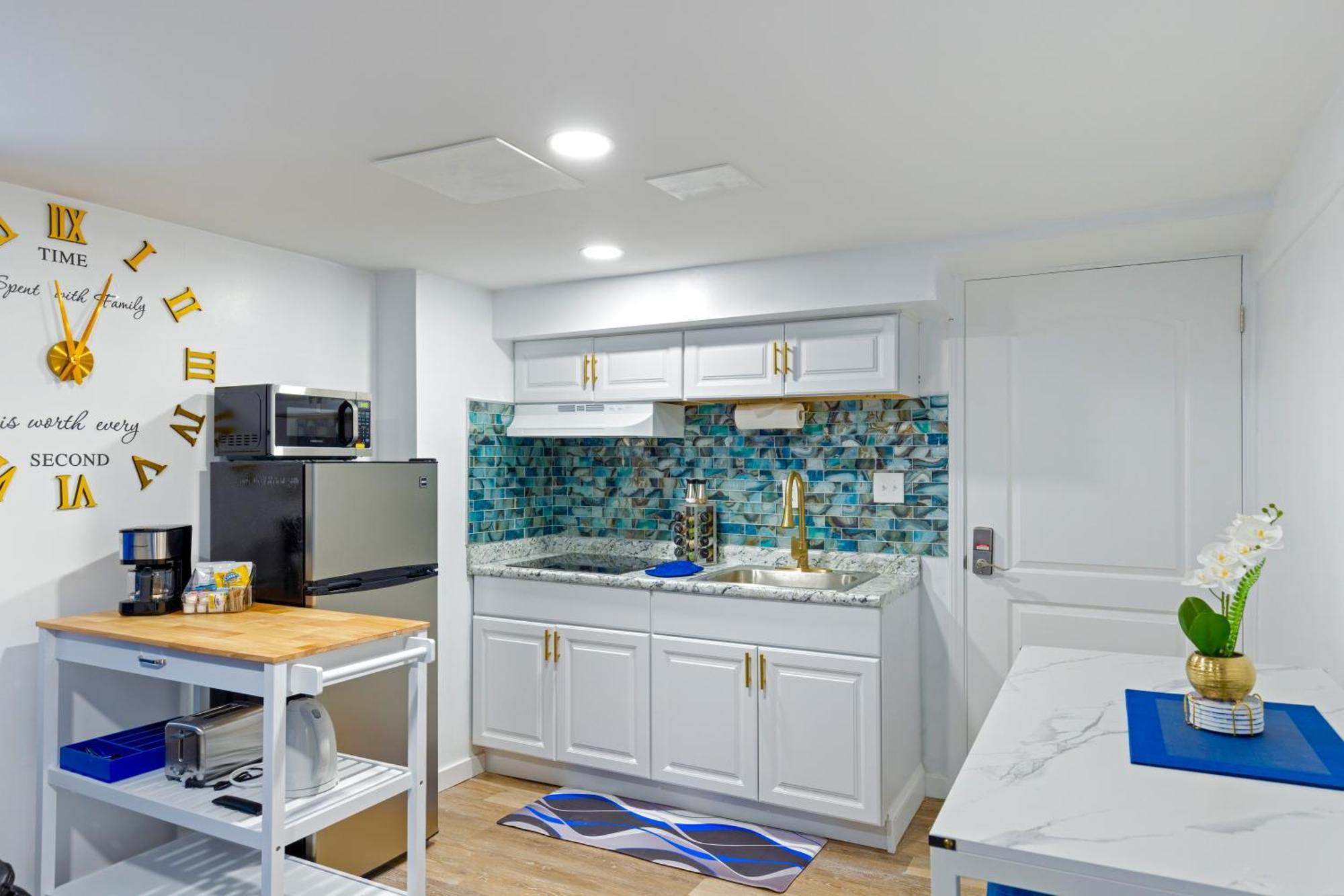 The Sapphire Haven - Your Old Brooklyn Oasis Awaits Families, Couples, Business Travelers Near Downtown With Parking, 300 Mb Wifi & Self Check-In Cleveland Dış mekan fotoğraf