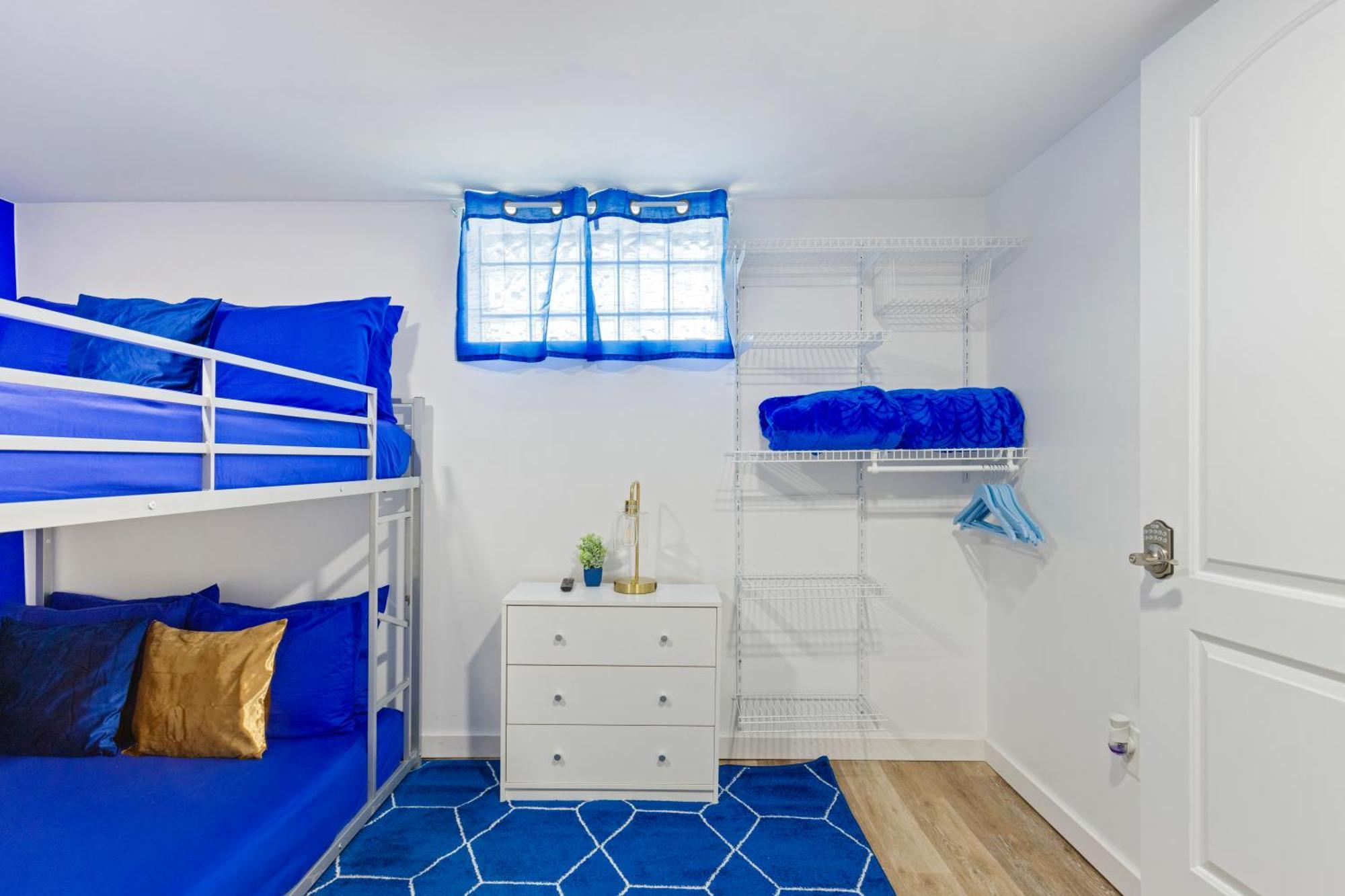 The Sapphire Haven - Your Old Brooklyn Oasis Awaits Families, Couples, Business Travelers Near Downtown With Parking, 300 Mb Wifi & Self Check-In Cleveland Dış mekan fotoğraf