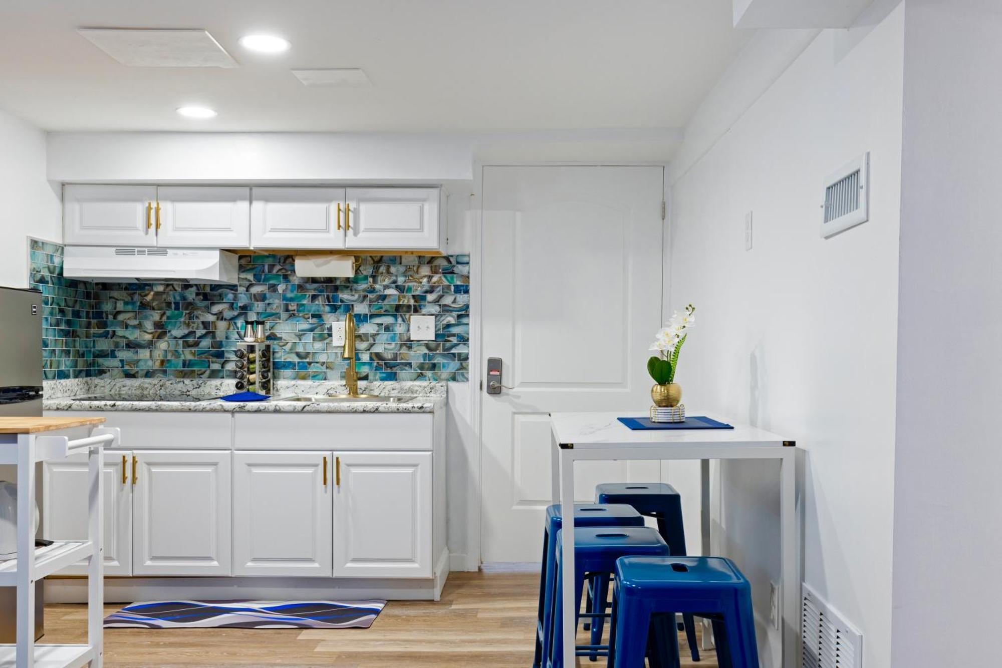 The Sapphire Haven - Your Old Brooklyn Oasis Awaits Families, Couples, Business Travelers Near Downtown With Parking, 300 Mb Wifi & Self Check-In Cleveland Dış mekan fotoğraf
