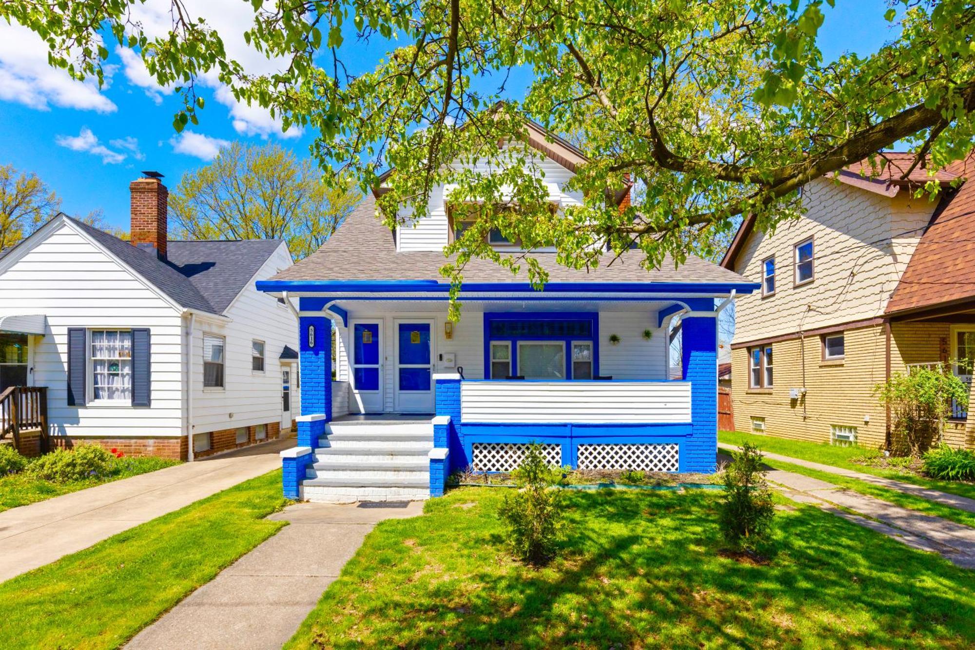The Sapphire Haven - Your Old Brooklyn Oasis Awaits Families, Couples, Business Travelers Near Downtown With Parking, 300 Mb Wifi & Self Check-In Cleveland Dış mekan fotoğraf